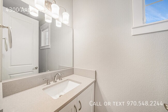 Building Photo - 4300 Ardglass Ln