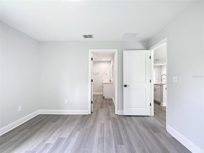 Building Photo - 13609 Markhan St
