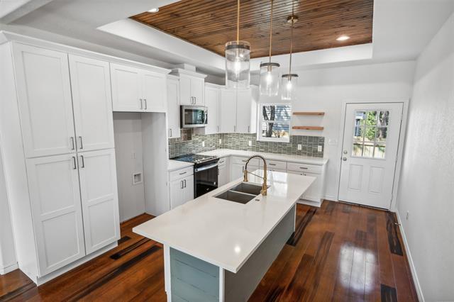 Building Photo - 5718 Barkridge Dr