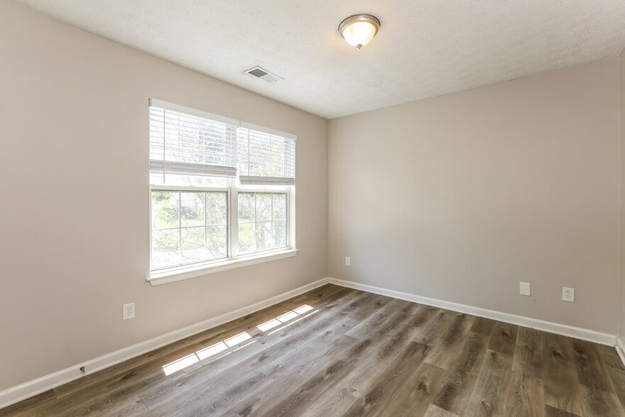 Building Photo - 7144 Springchase Way
