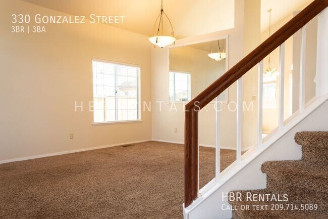 Building Photo - 330 Gonzalez St