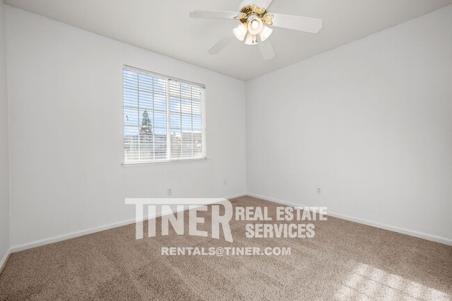 Building Photo - 6530 Aster Ct