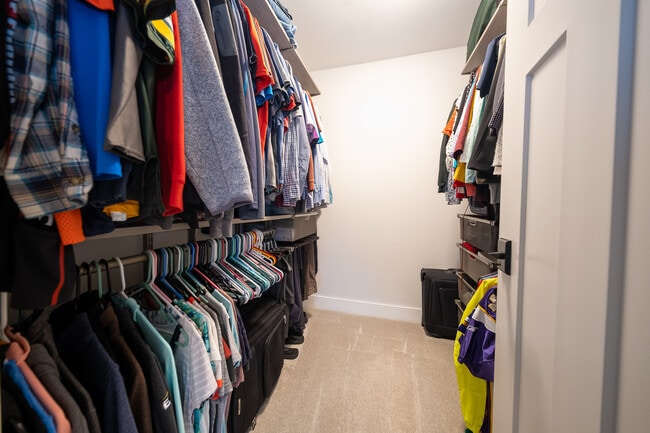 Building Photo - 9513 Briar Cir