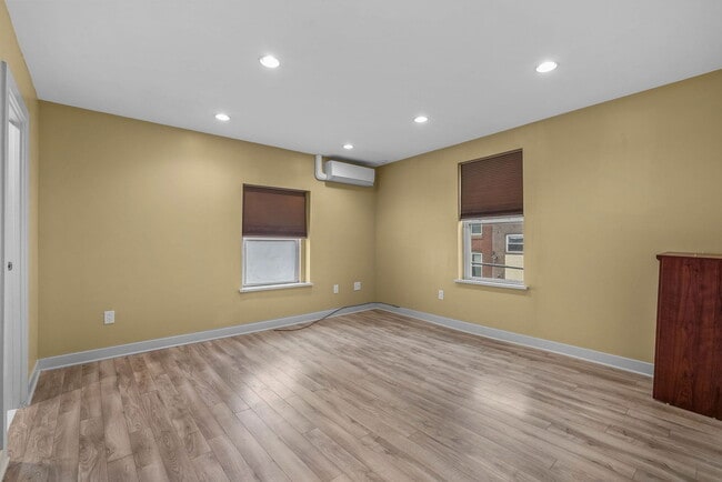 Building Photo - 1183 S 13th St