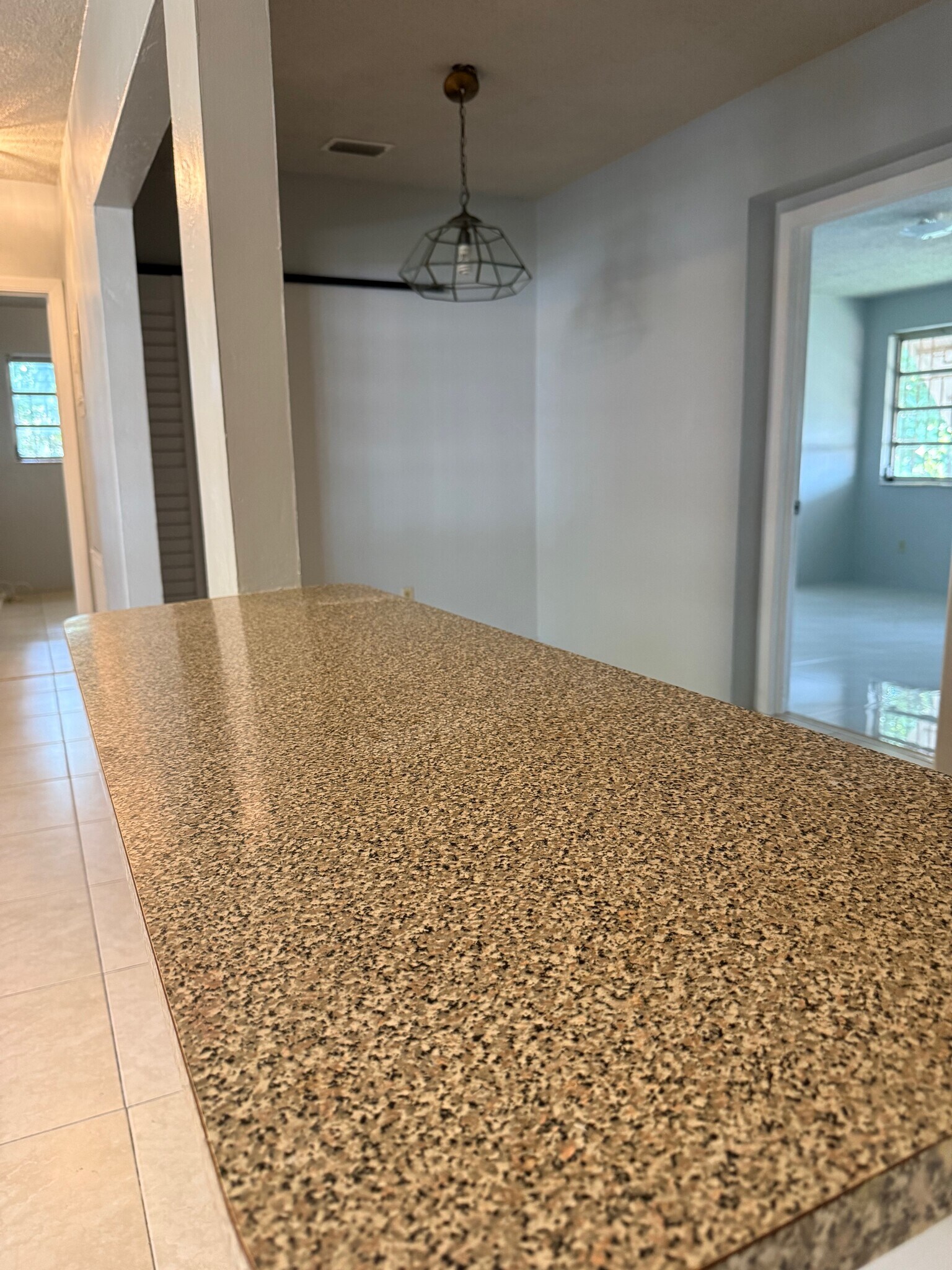 Kitchen Peninsula - 662 NE 132nd St