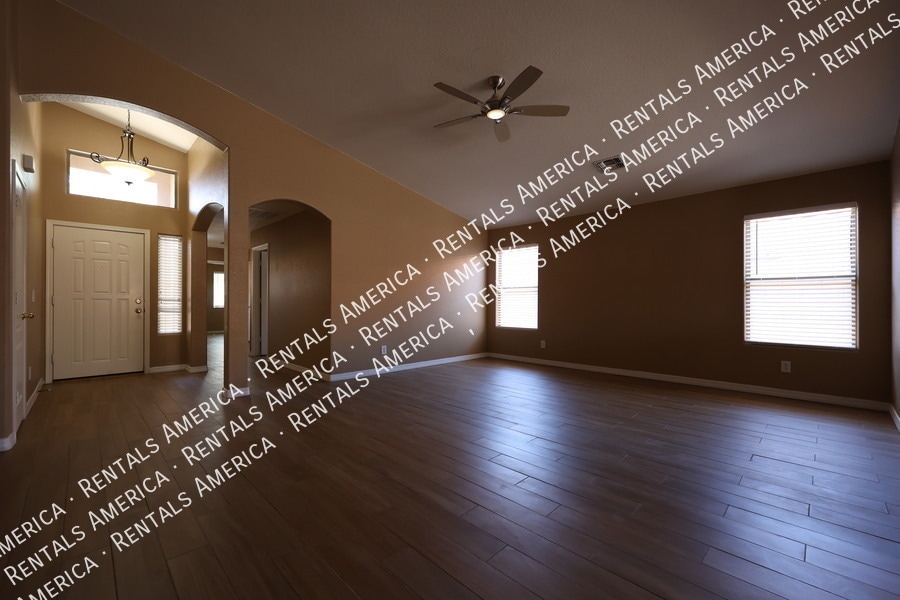 Building Photo - 42604 W Oakland Dr