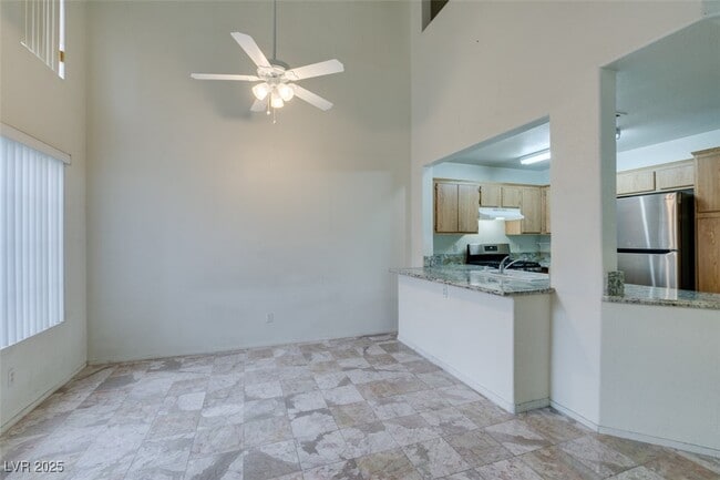Building Photo - 48 Belle Essence Ave