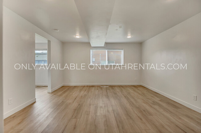Building Photo - 1537 S 450 E