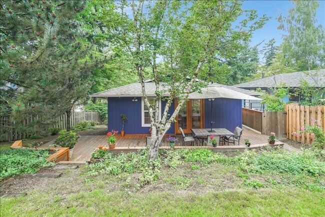 Building Photo - 9506 SW 50th Ave