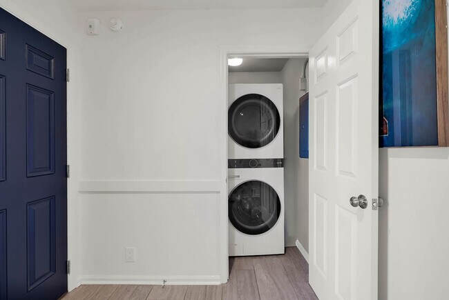 Building Photo - 511 S Ocean Blvd