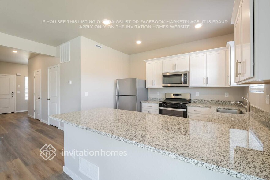 Building Photo - 7216 Dolores Ave