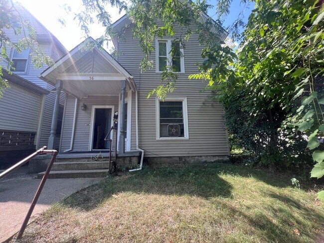 Building Photo - 36 La Belle St SW
