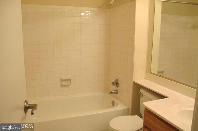 Building Photo - 9901 Boysenberry Way