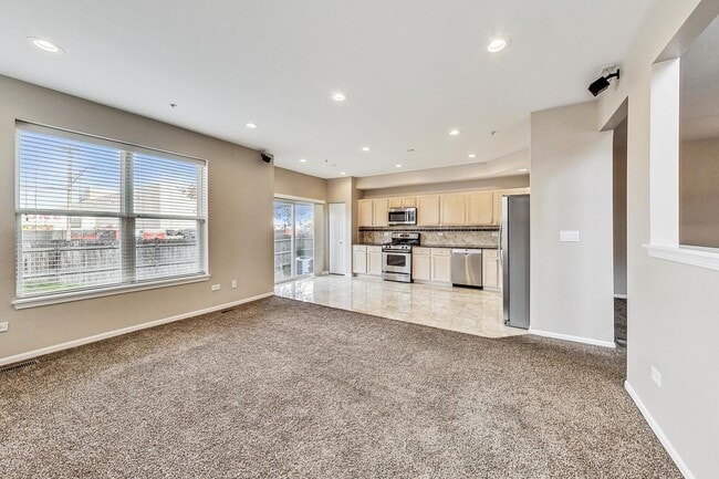 Building Photo - 1686 Buckingham Dr