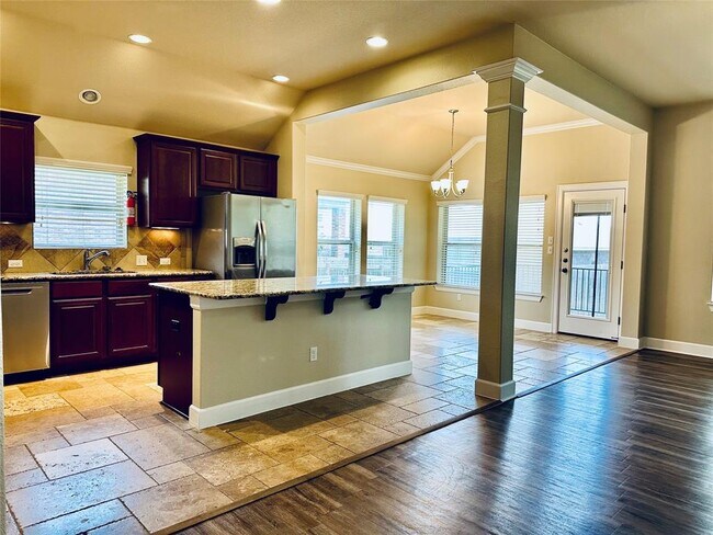 Building Photo - 520 Cerezo Dr