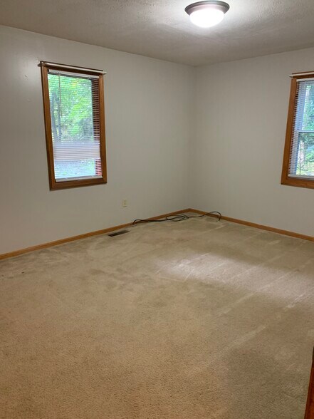 Building Photo - 5211 Portage St NW