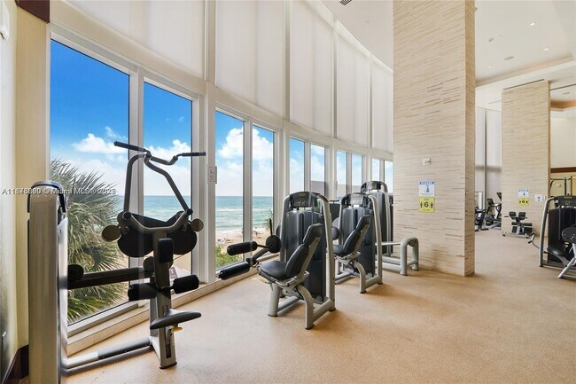 Building Photo - 15811 Collins Ave