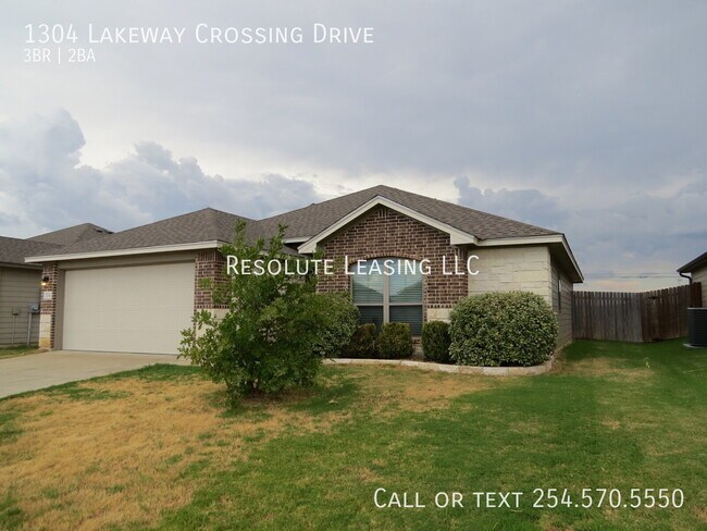 Building Photo - 1304 Lakeway Crossing Dr