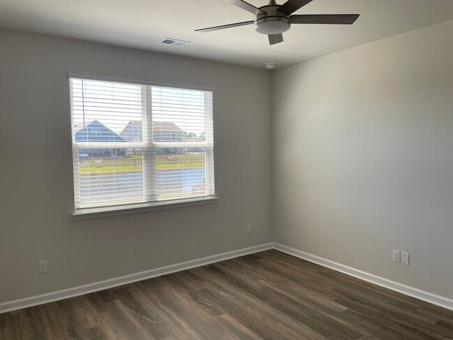 Building Photo - 3 Bedroom 2 Bathroom House in Supply NC
