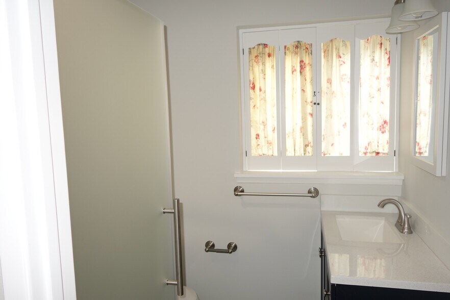 Building Photo - 609 Maureen Ln