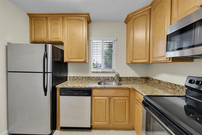 Building Photo - 410 SW 15th St