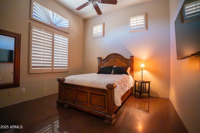 Building Photo - 12515 Sierra Del Sol