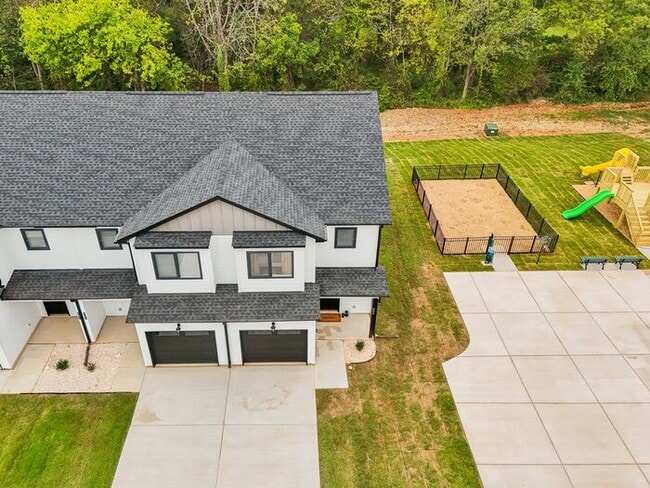 Building Photo - Brand-New Luxury Townhomes in Newton w/ Privacy Fence!