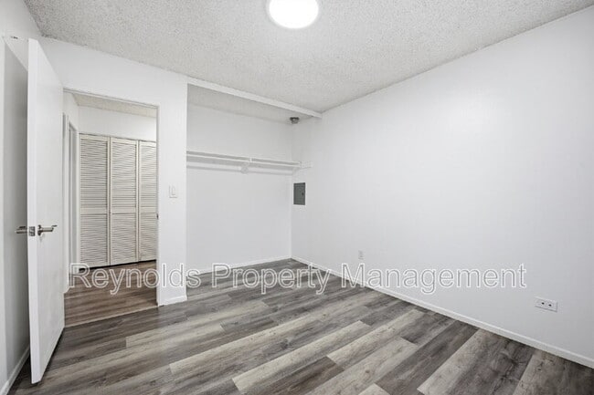 Building Photo - 6814 Camphor Ln