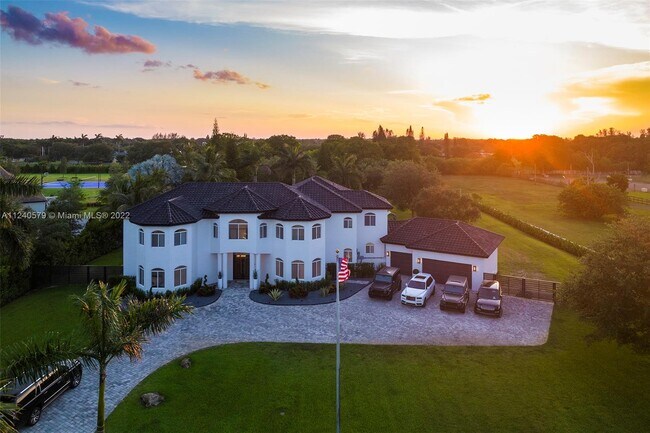 Building Photo - 5801 Melaleuca Rd