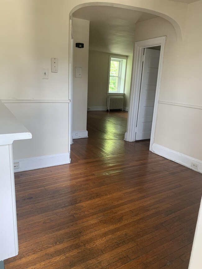 Building Photo - 164 W Baltimore Ave