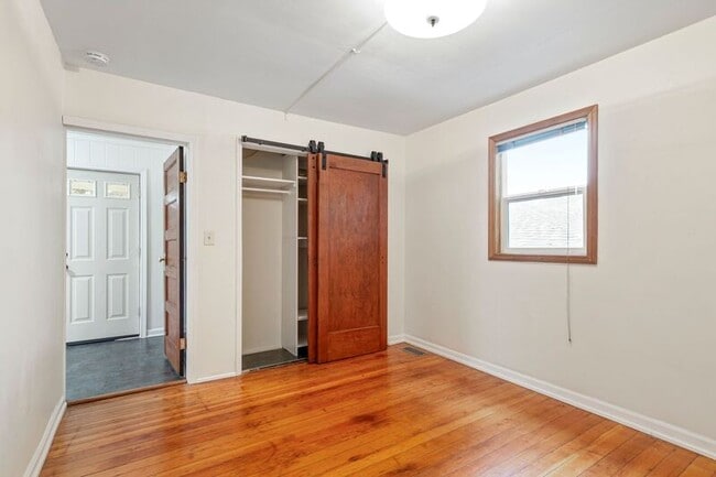 Building Photo - 3215 SE 53rd Ave