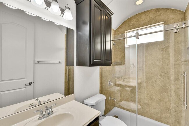 Building Photo - 1810 Manada Trail