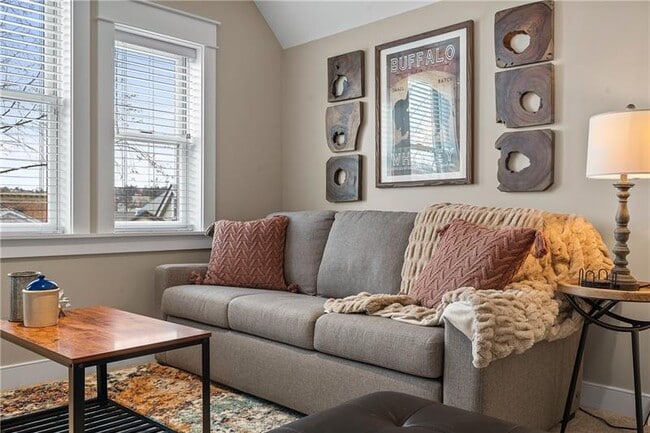 Building Photo - 706 Ivy St