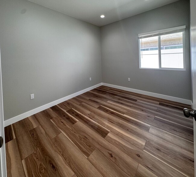 Building Photo - ADU Fountain Valley