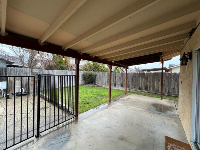 Building Photo - 3-bedroom single story located in Turlock!