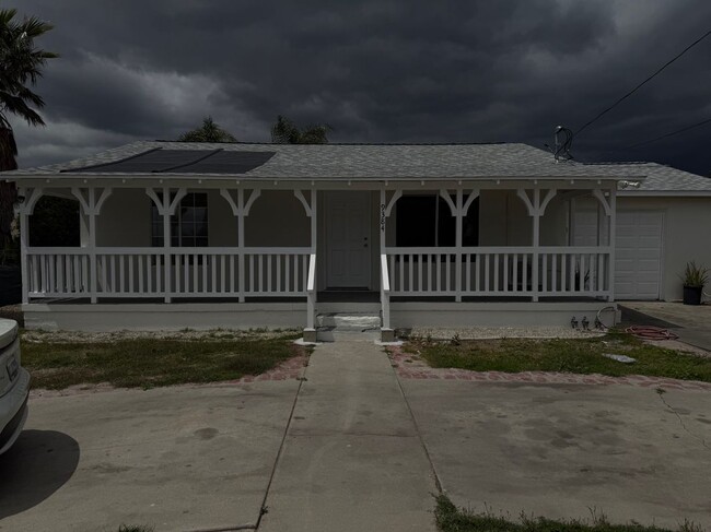 Primary Photo - 9384 Fontana Ave