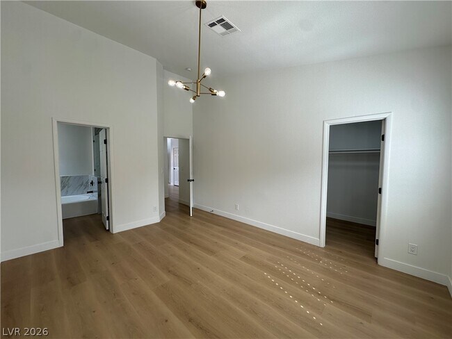 Building Photo - 9121 Canyon Magic Ave