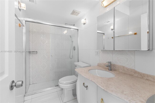 Building Photo - 1559 Michigan Ave