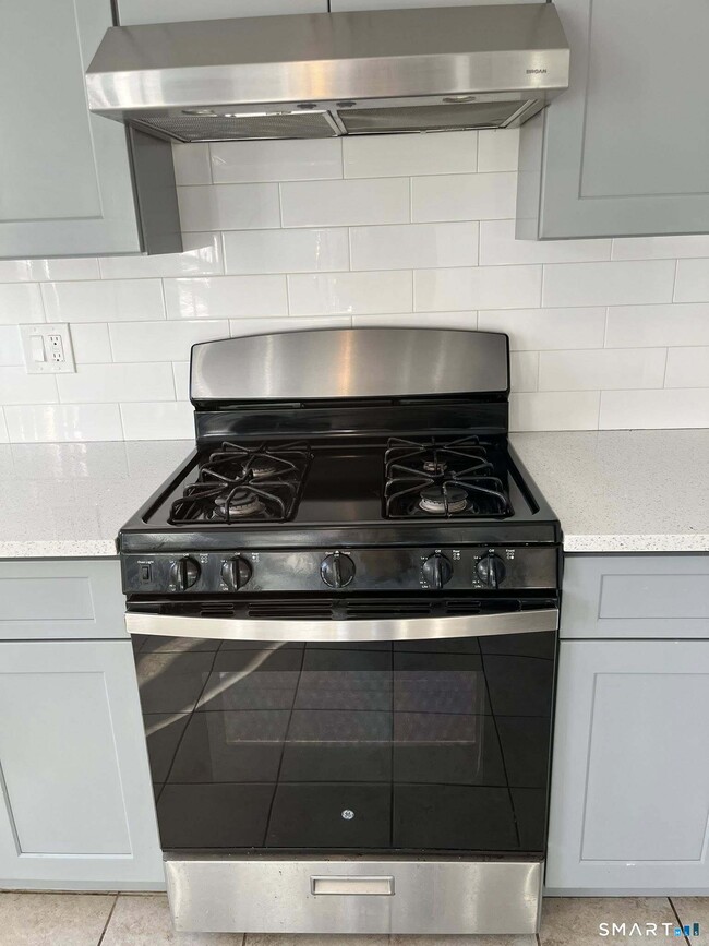 Building Photo - 102 Remington St