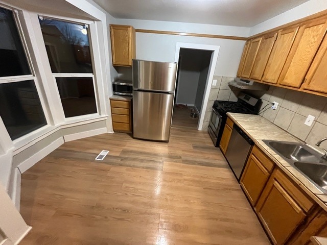 Building Photo - 803 W Cedar St