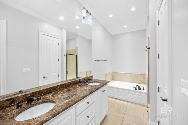 Building Photo - 32511 Water View Dr E