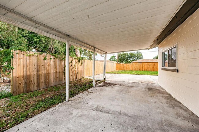 Building Photo - 427 92nd Ave N