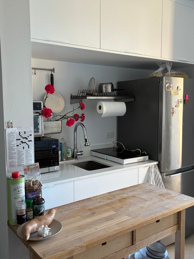 Building Photo - 2950 Fairview Ave E