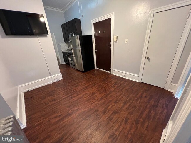 Building Photo - 521 S 41st St