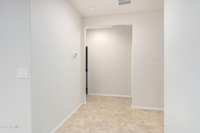 Building Photo - 1810 W Pinkley Ave