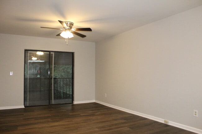 Building Photo - 1007 Windsong Cir