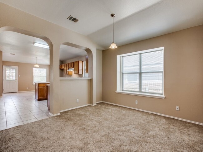 Building Photo - 611 Granite Cliff