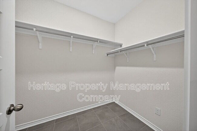 Building Photo - 8014 Kingfisher Lndg