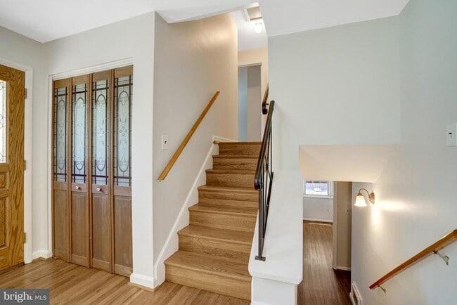 Building Photo - 8236 Governors Ct