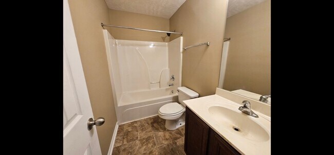 Building Photo - 4045 George Buchanan Dr